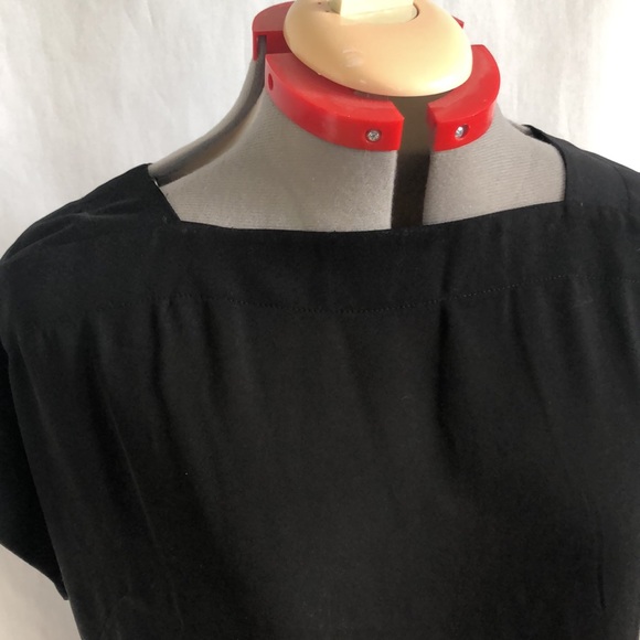Simple black square neck top. Size Medium. - Picture 2 of 7